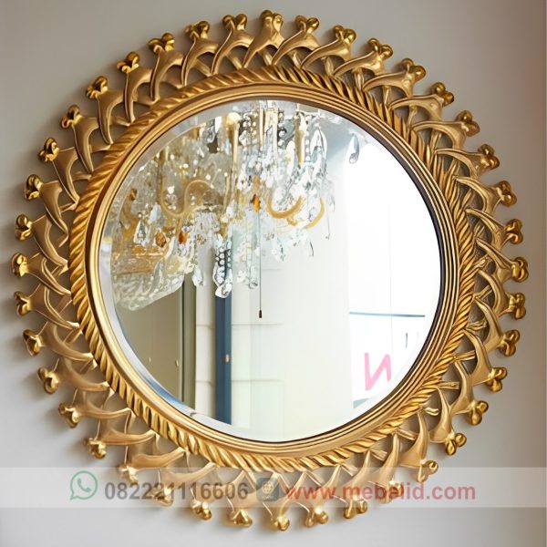 Bingkai cermin kayu jati motif ukiran jepara warna emas mewah